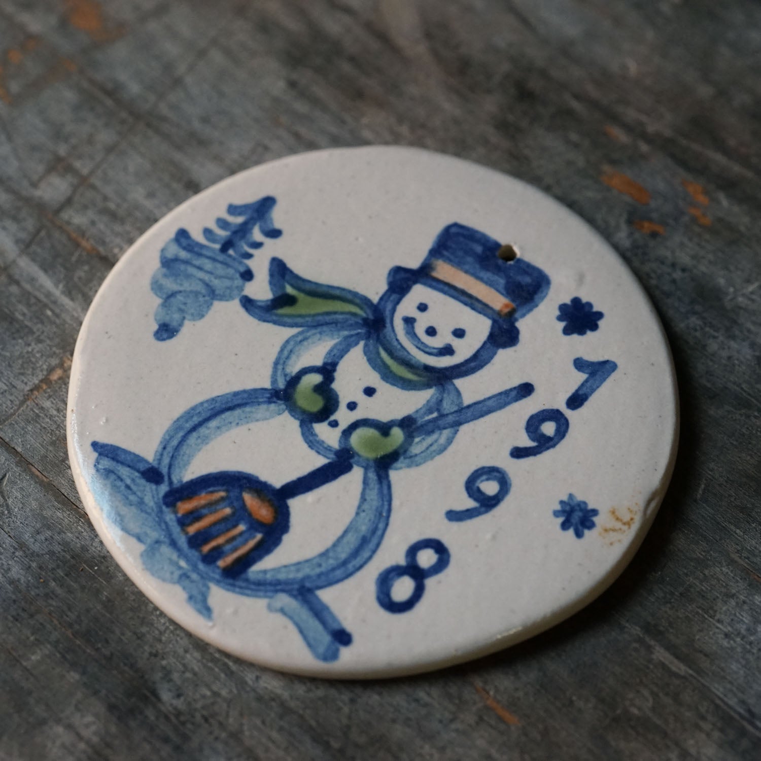 Round Ornament - 1998 Design