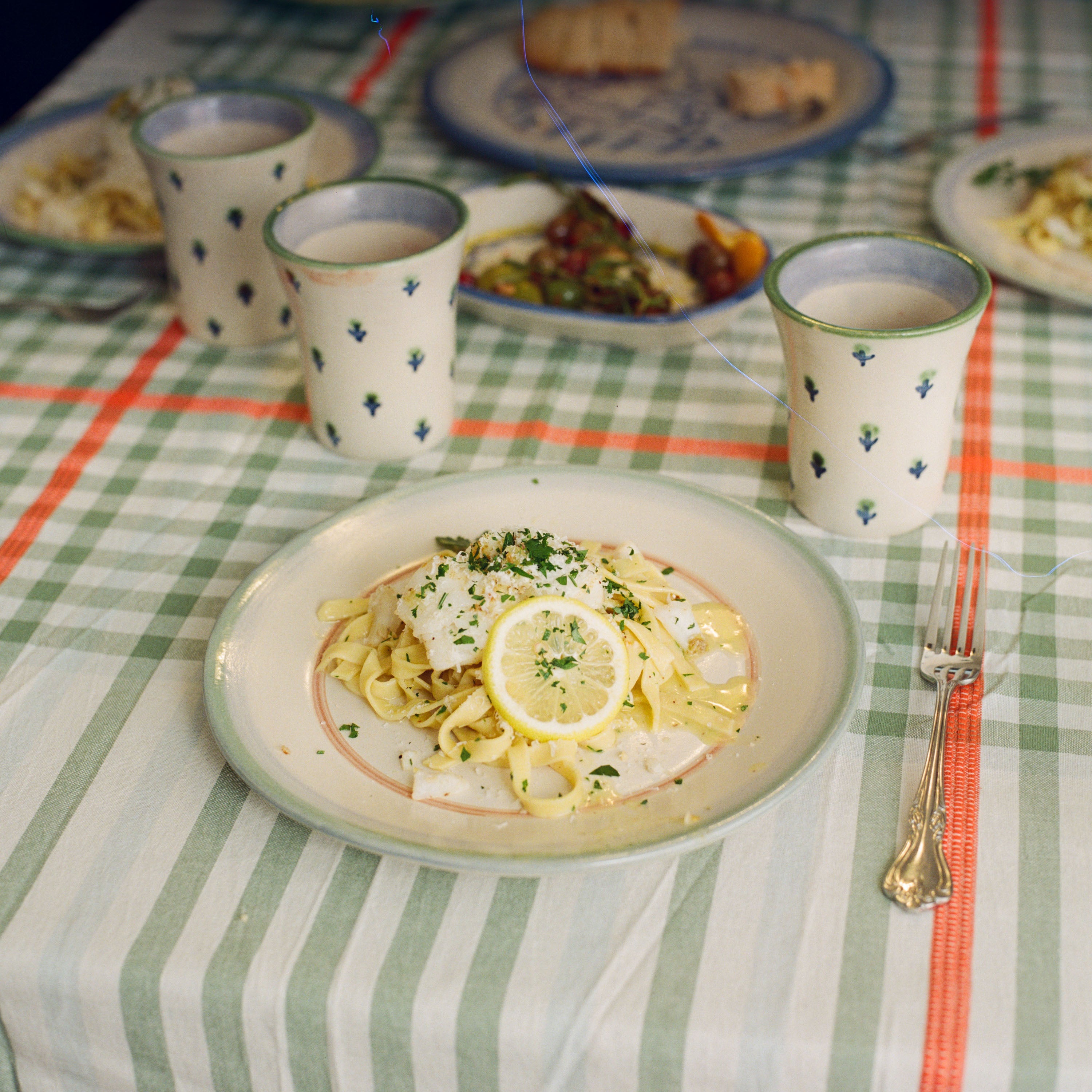 Forget-Me-Not Dinner Plate in Green