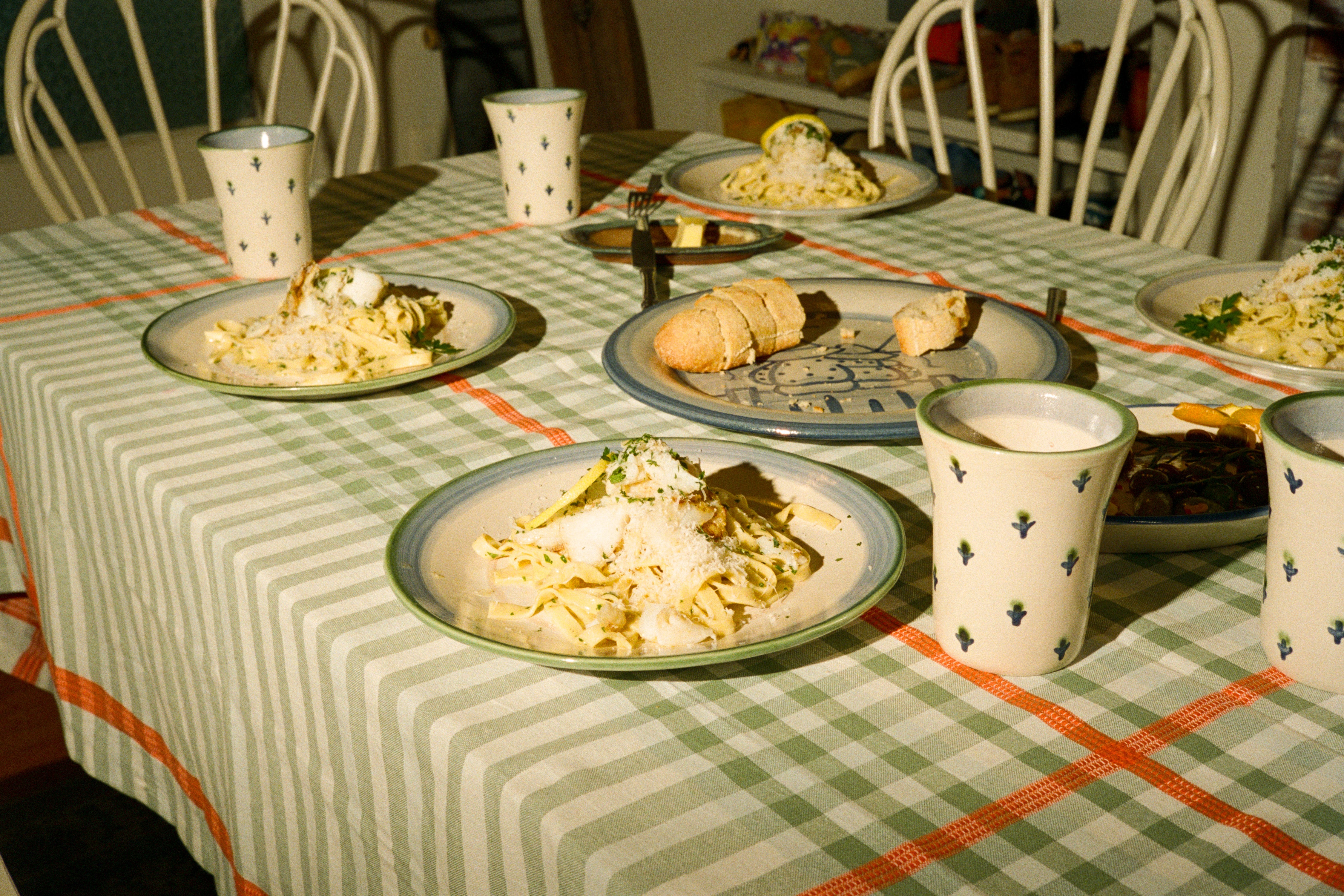 Forget-Me-Not Dinner Plate in Green