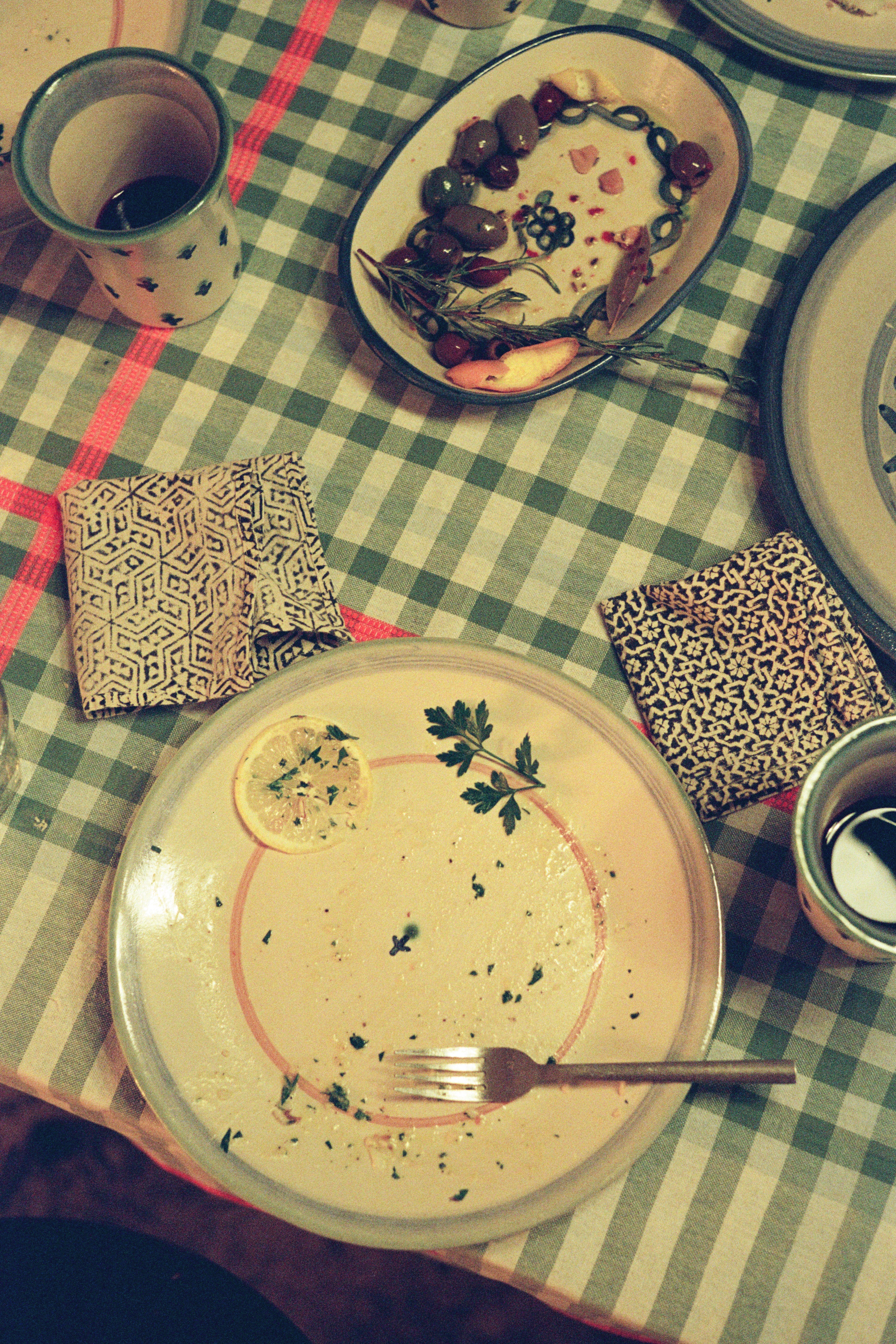 Forget-Me-Not Dinner Plate in Green