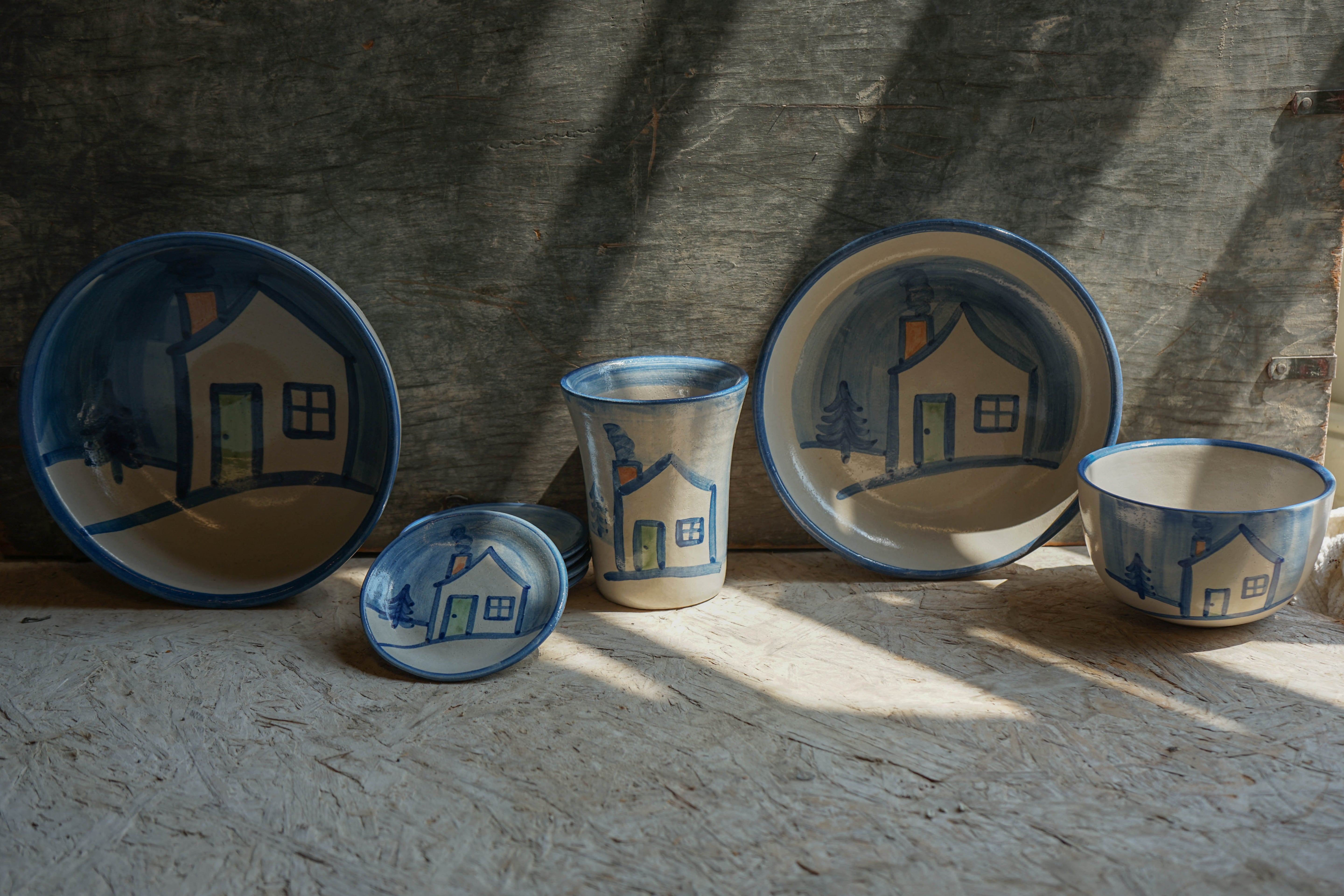 Medium Serving Bowl - Winter Cottage