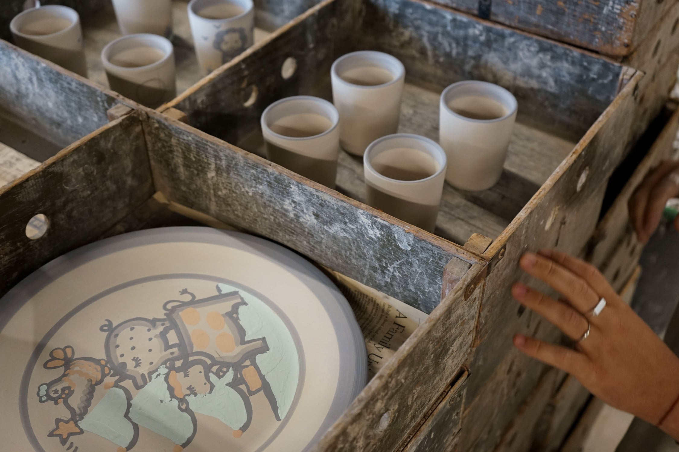 Seasonal Serving Plate - Animals Decorating the Christmas Tree