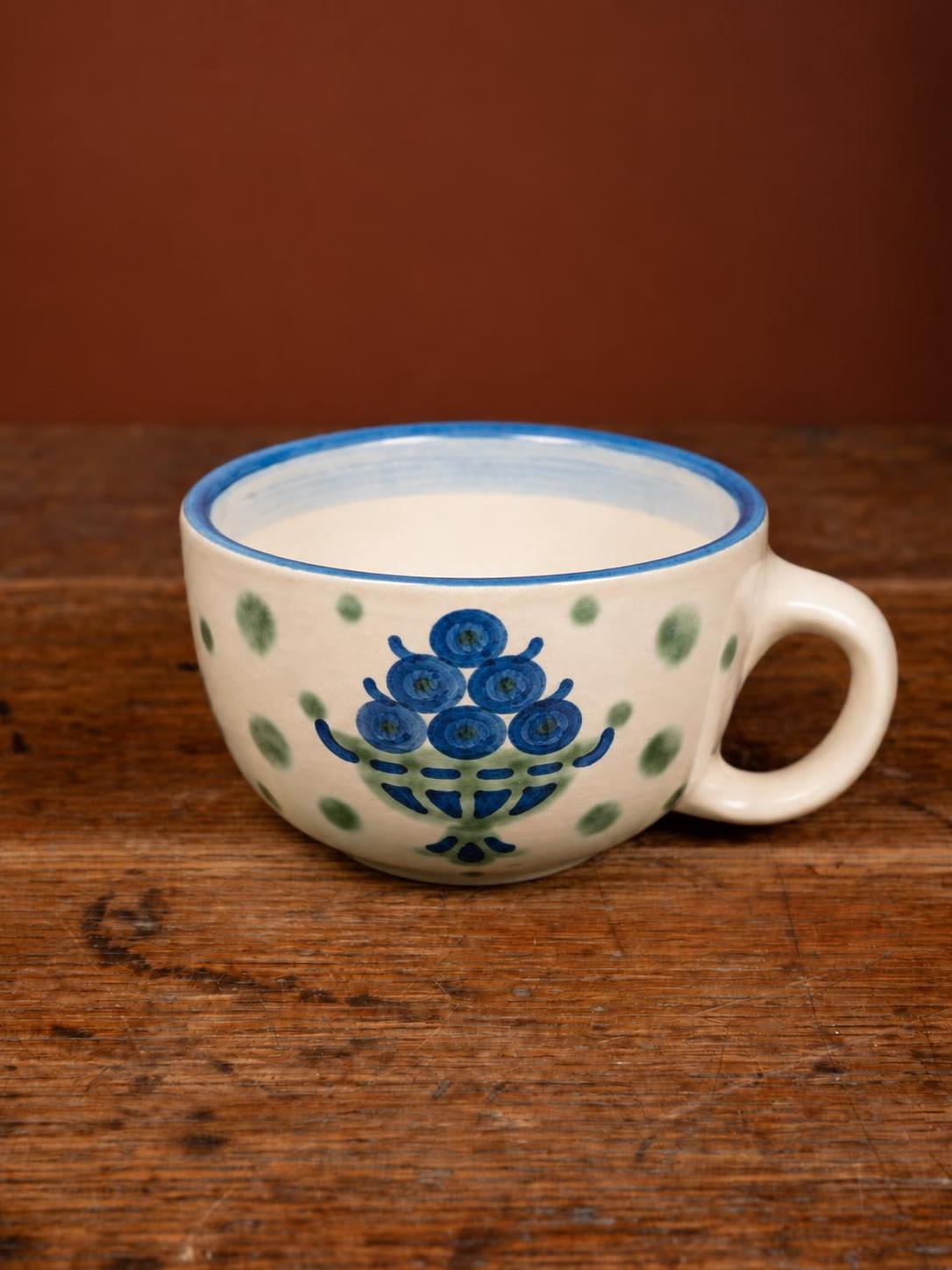 Giant Cup