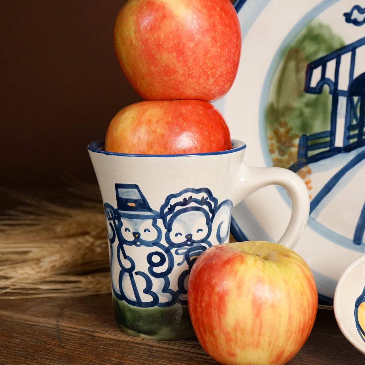 Squirrel Couple Flare Mug