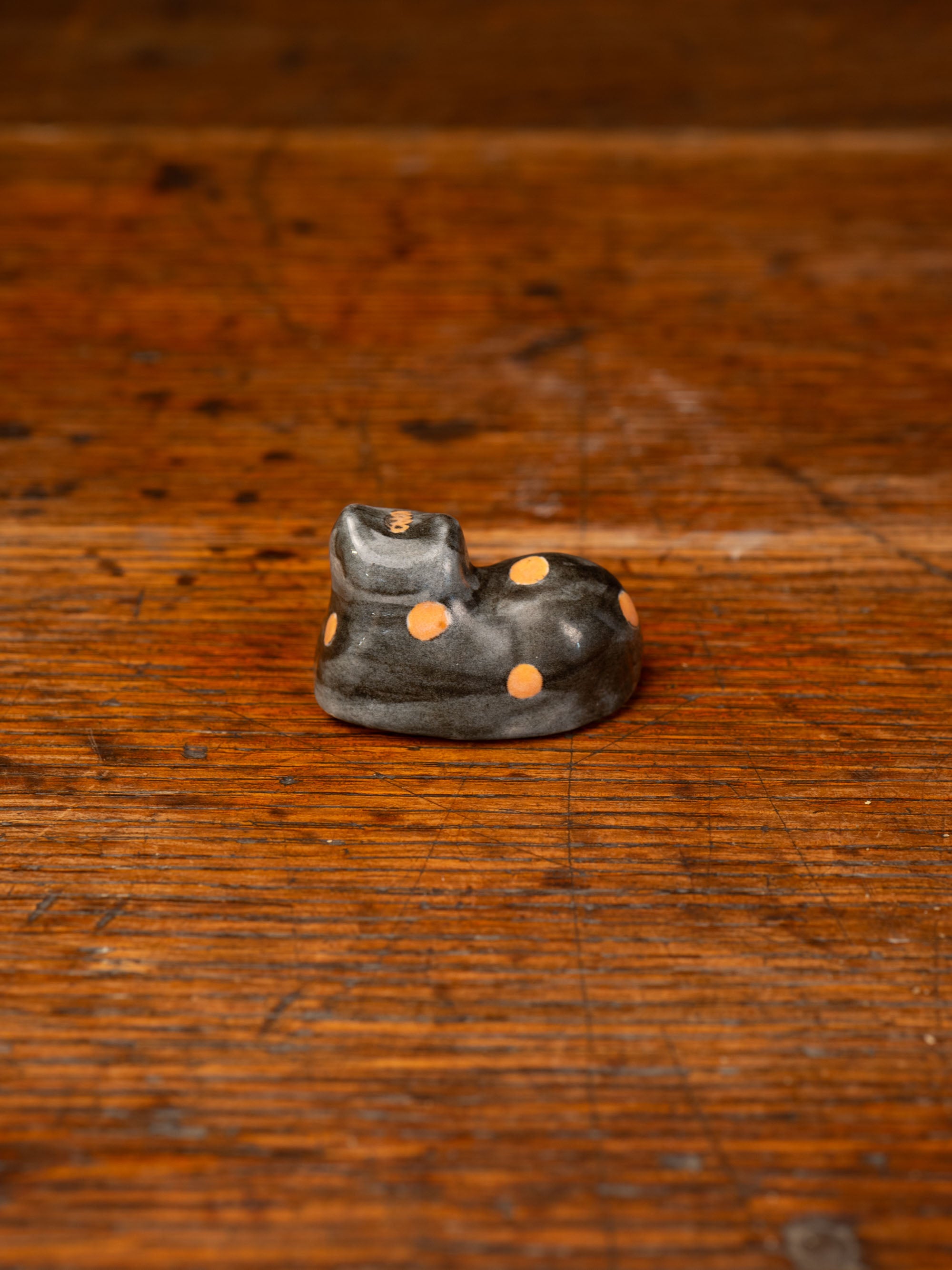 Black & Orange Spot Cat Crèche Piece
