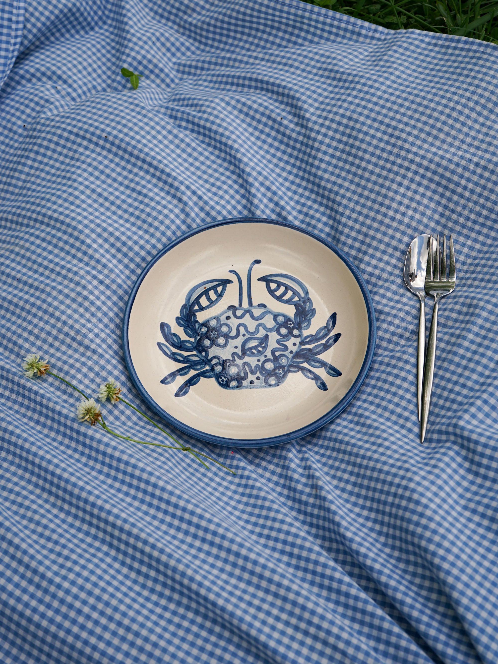 Blue Flower Crab Pasta Plate