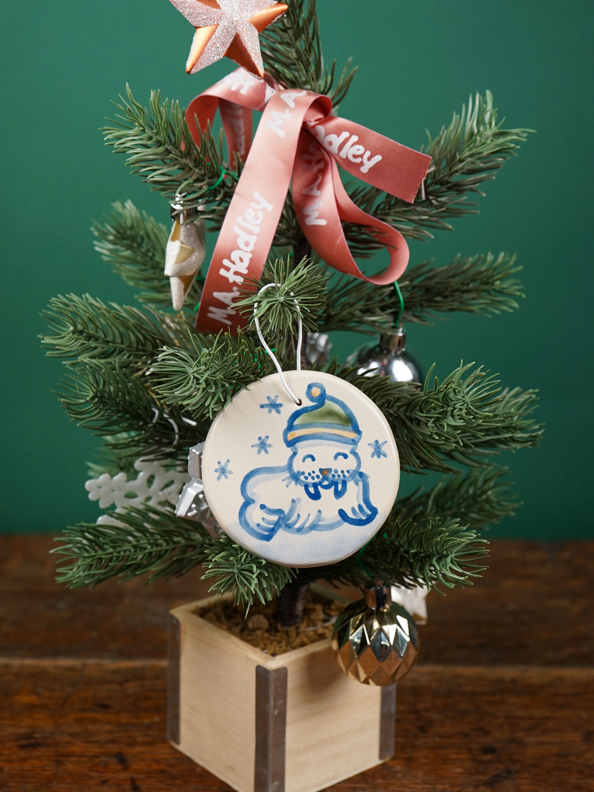 Walrus Polar Pal Round Ornament