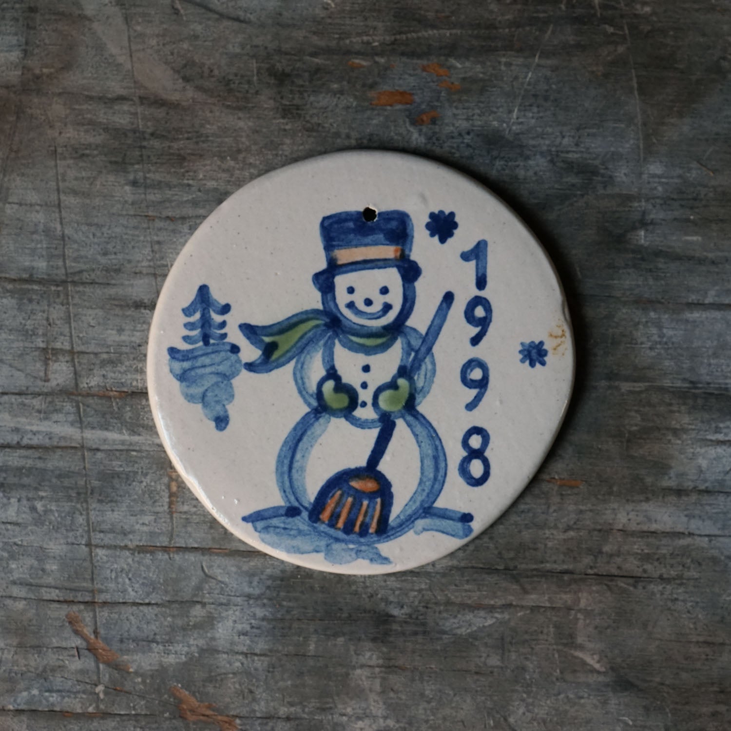 Round Ornament - 1998 Design