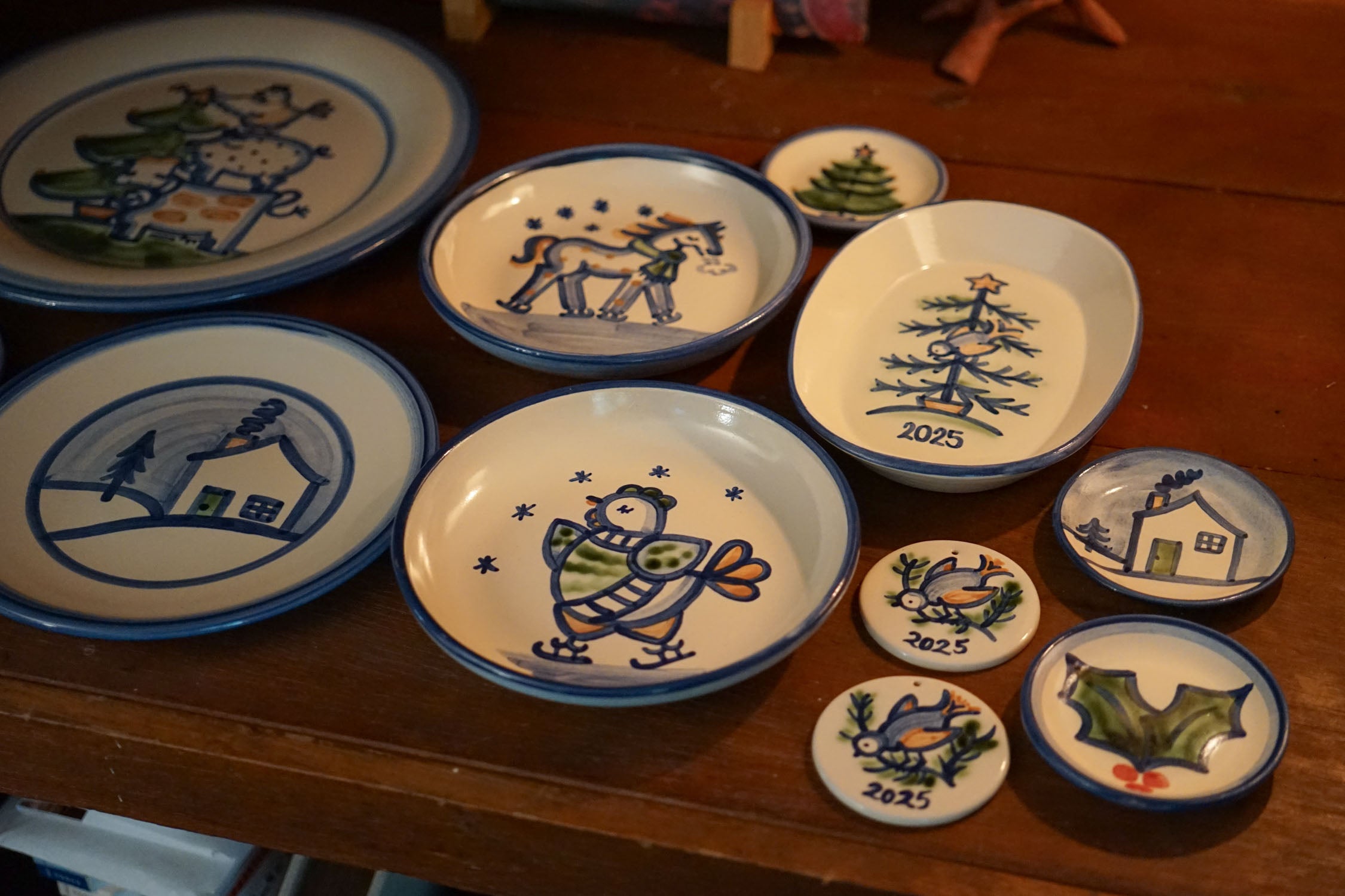 Seasonal Serving Plate - Animals Decorating the Christmas Tree