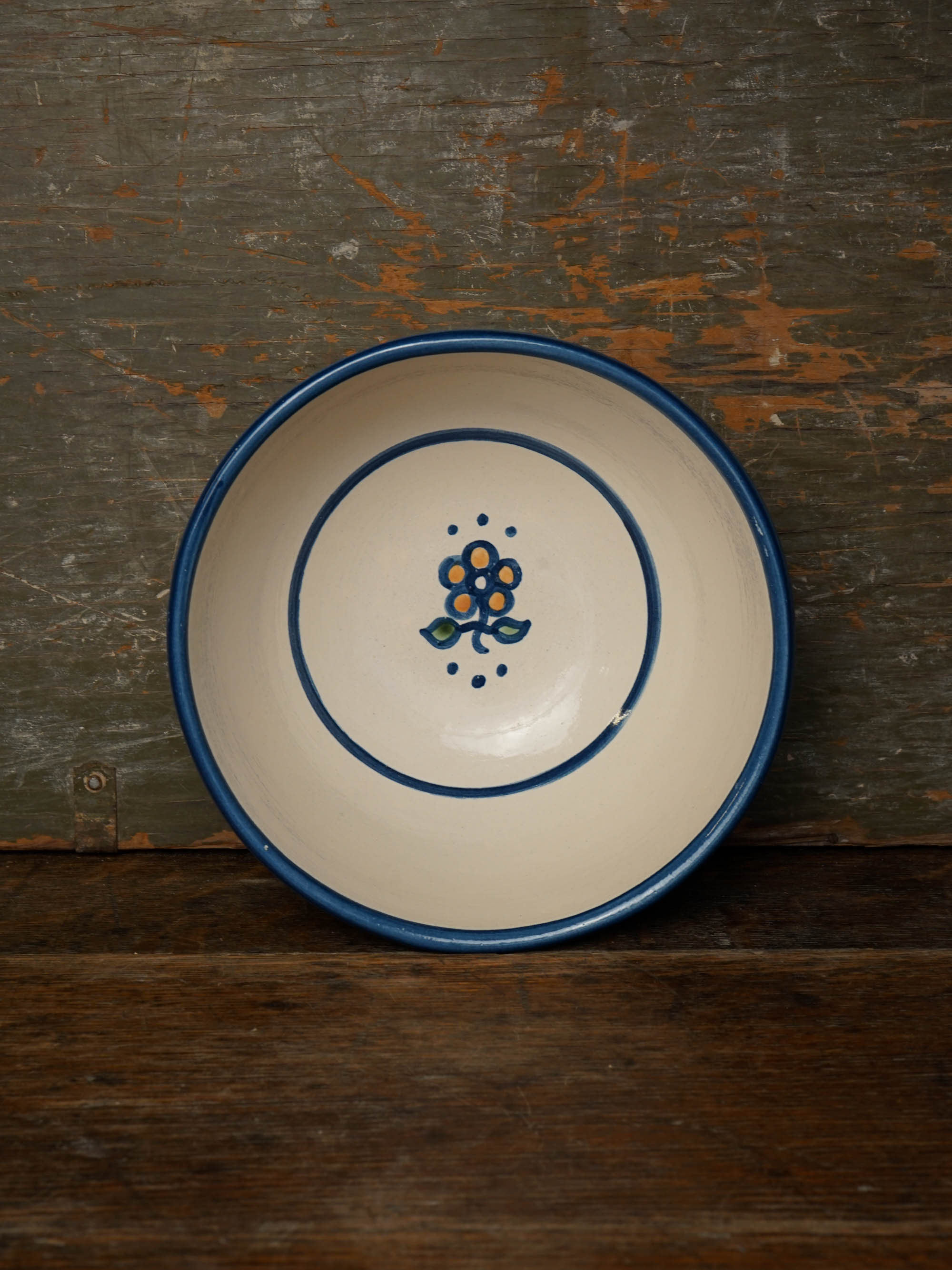 Personalized Daisy Serving Bowl