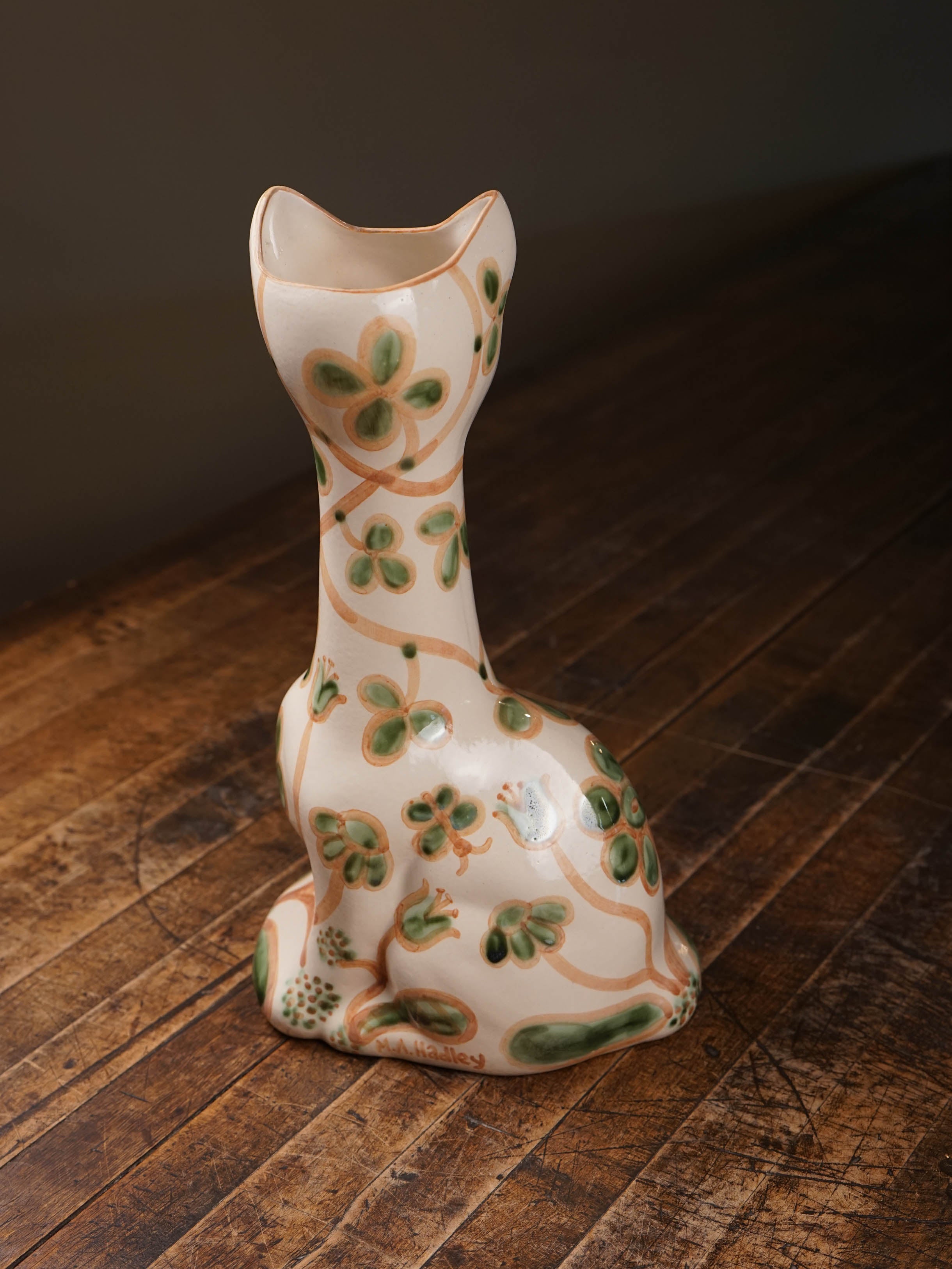 Clover Tall Cat